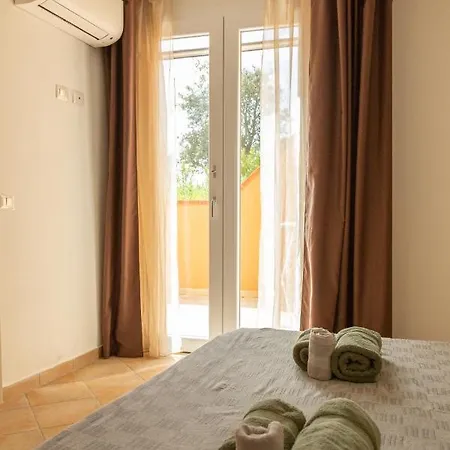 Maris & Bedrooms * Alghero