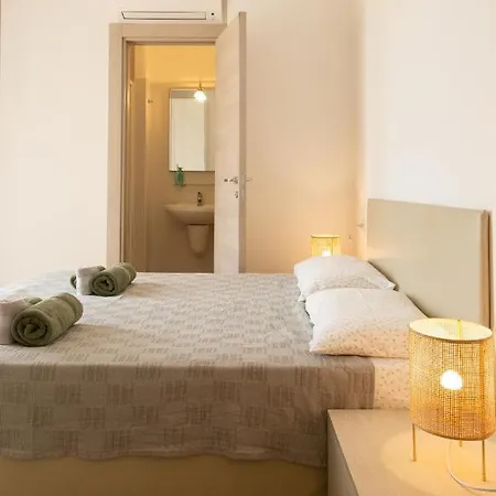 Apartment Maris & Bedrooms