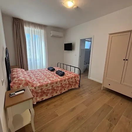 Maris & Bedrooms * Alghero