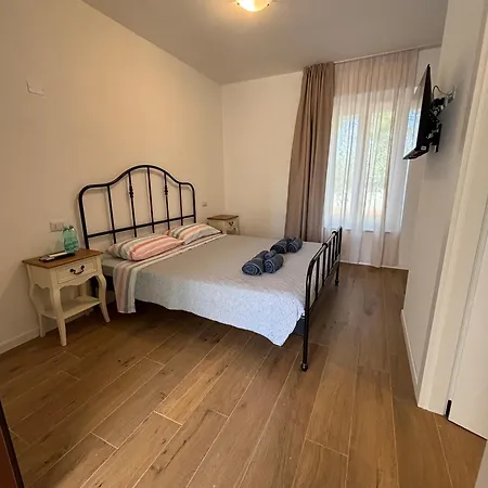 Apartment Maris & Bedrooms